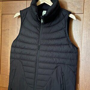 $188 Lululemon Sz 4 Woman  Lightweight Relaxed Fit Down Vest Black BLK